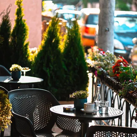 Living Bed & Breakfast 4*