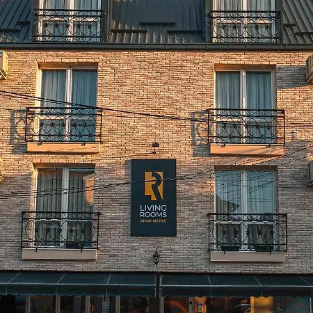 Living 4* سكوبجي